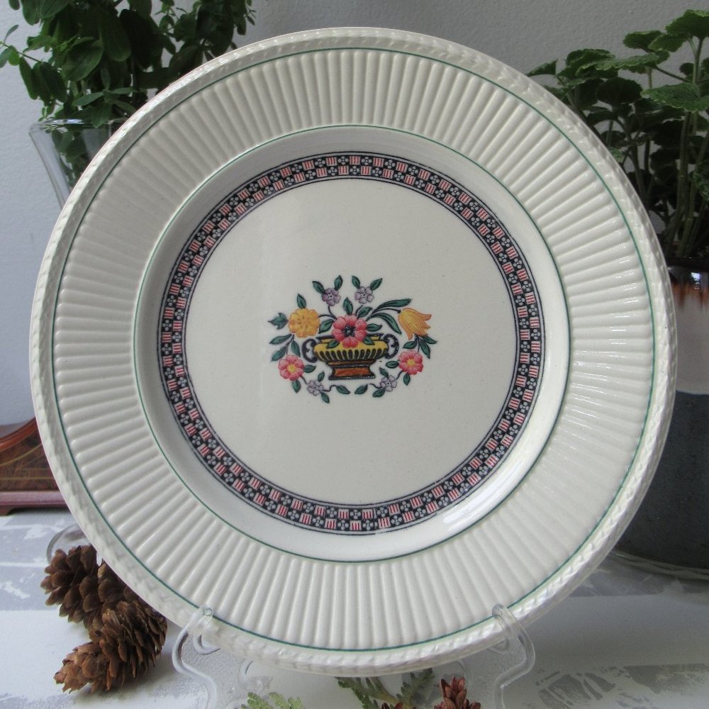 Antique Porcelain Salad Plate "Trentham" by Wedgwood Etruria, England 1920s